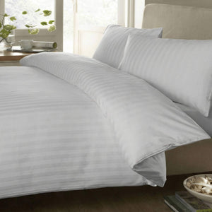 White striped bedding set